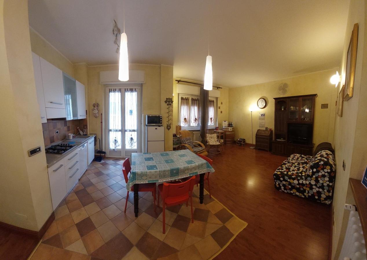 Asti Lovely Apartment Buitenkant foto